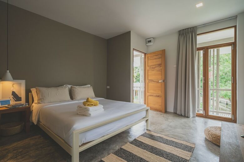 Hotel Sunkiss Pool.bed.cafe