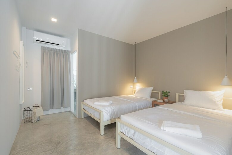 Hotel Sunkiss Pool.bed.cafe