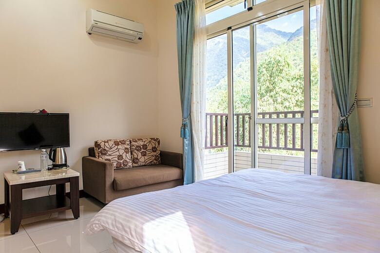 Hotel Fully B&B