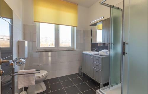 Seven-bedroom Holiday Home In Kamenmost
