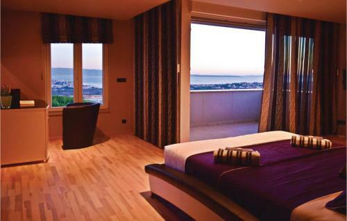 Five-bedroom Holiday Home In Kucine
