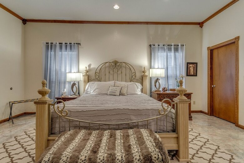 The Whispering Pines Inn Bed & Breakfast