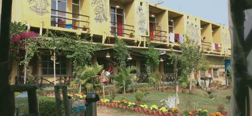 Hotel Roshnai Village Resort
