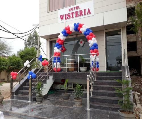 Wisteria Hotel And Restaurant