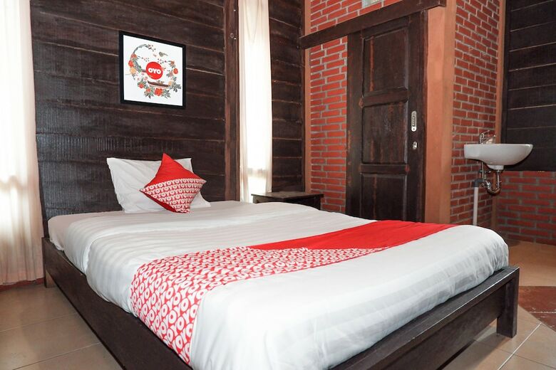Hostal Oyo 550 Kebon Krapyak Cottage