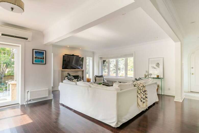Designer Luxury 5 Bedroom Family Home