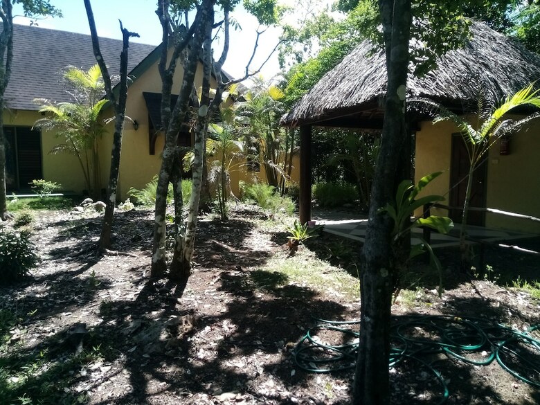 Hotel Qoqo Island Resort