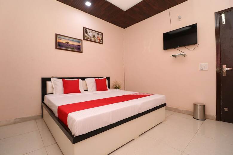 Hotel Oyo 28338 New Life