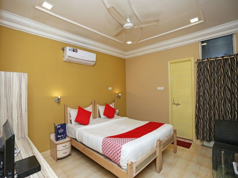Oyo 24860 Hotel Shiva International