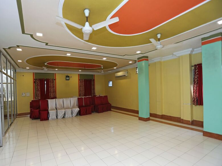 Oyo 24860 Hotel Shiva International