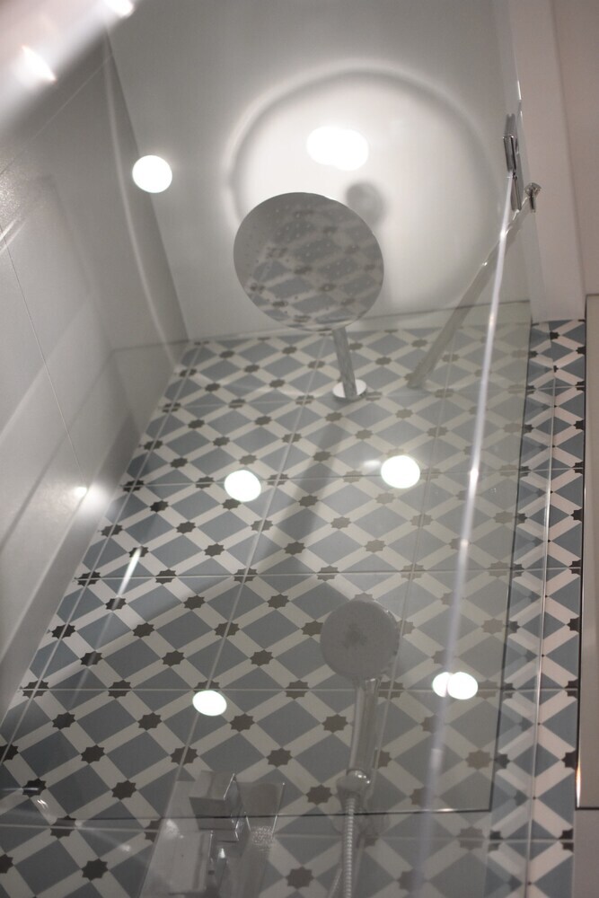 Apartamentos Comely Luxury Apt (Must)