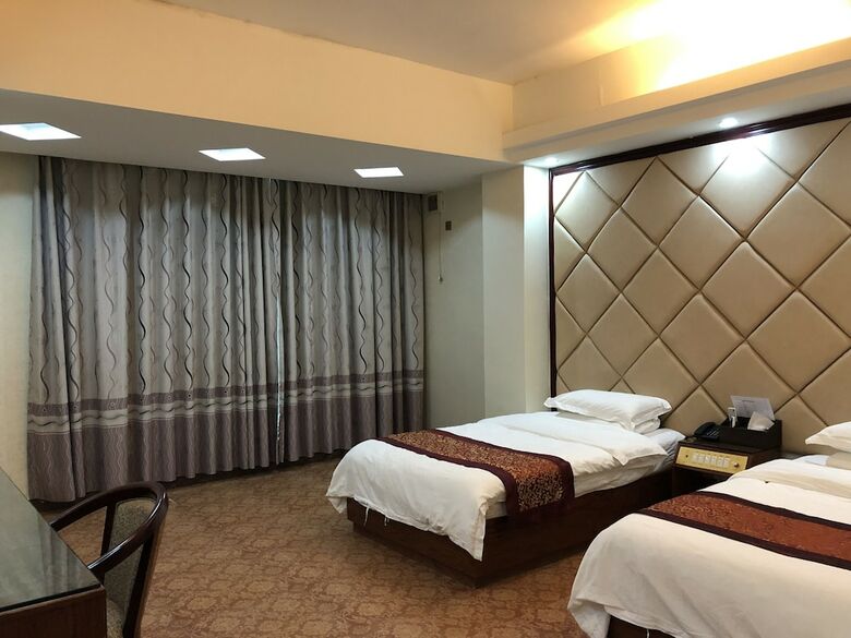 Puqian Business Hotel
