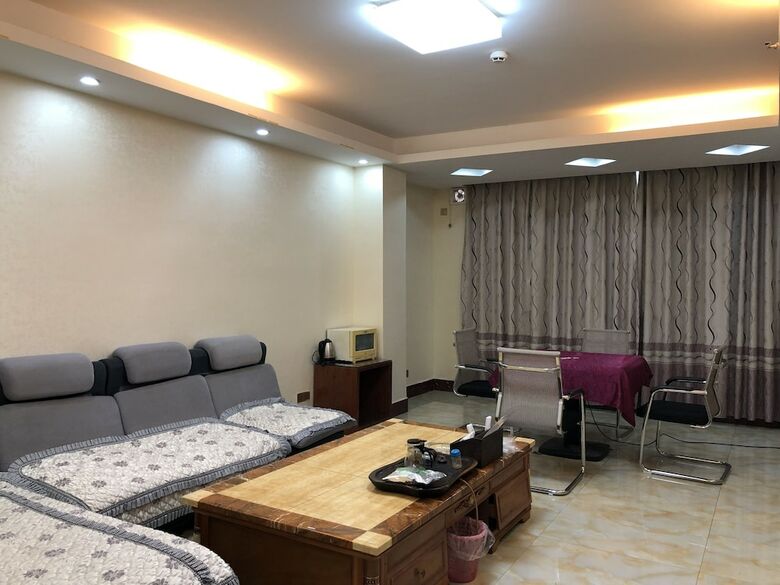 Puqian Business Hotel