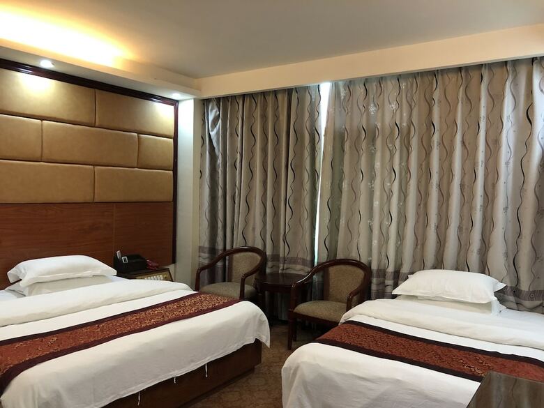Puqian Business Hotel