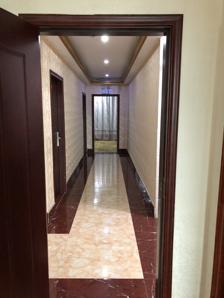 Puqian Business Hotel