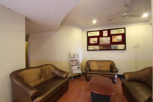 Oyo 23182 Hotel Dhammanagi Comforts