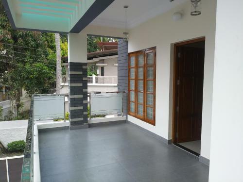 Sowparnika N.v Nagar Peroorkada