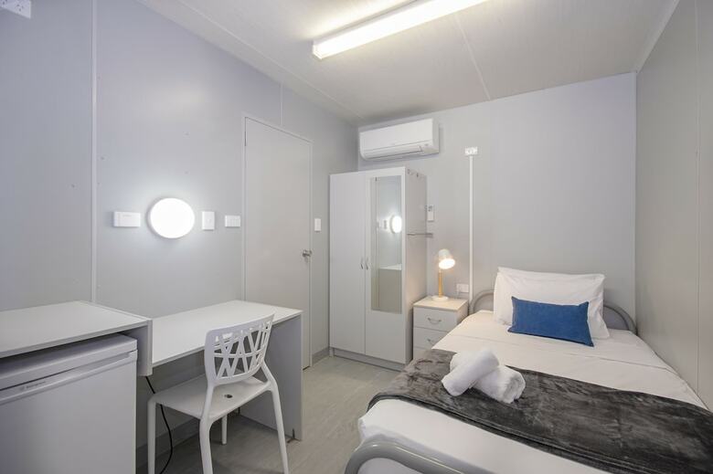Hotel Lake Kawana Accommodation