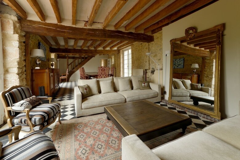 Chateau De Courcelles Le Roy