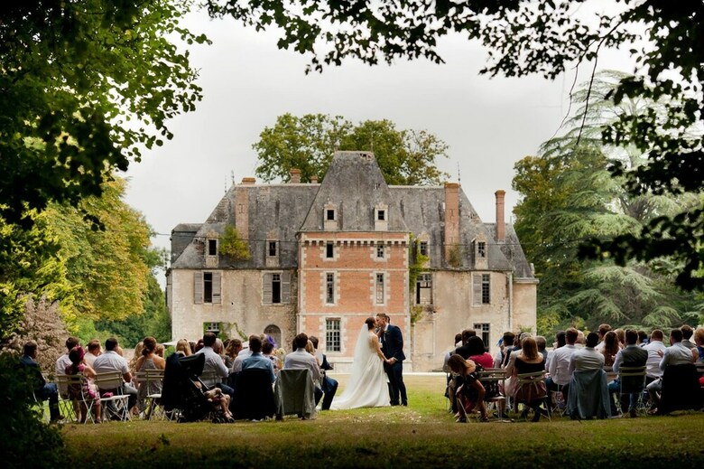 Chateau De Courcelles Le Roy