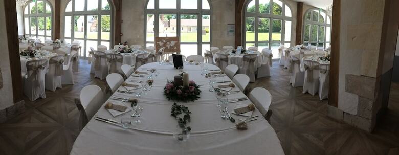 Chateau De Courcelles Le Roy