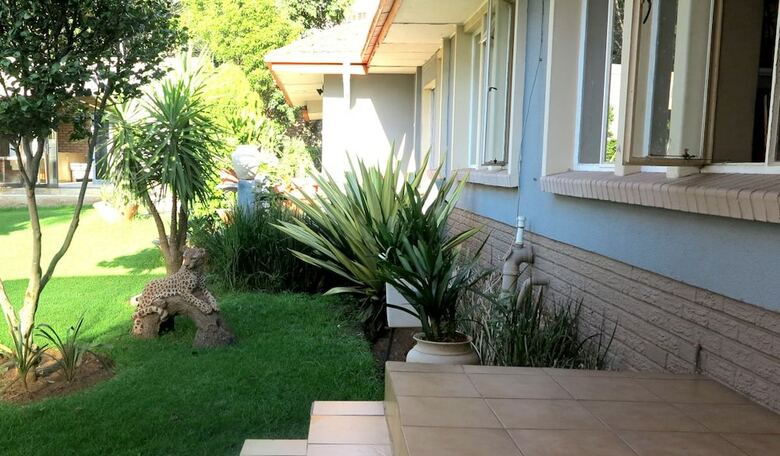 Hostal Umgwezi Lodge And Backpackers