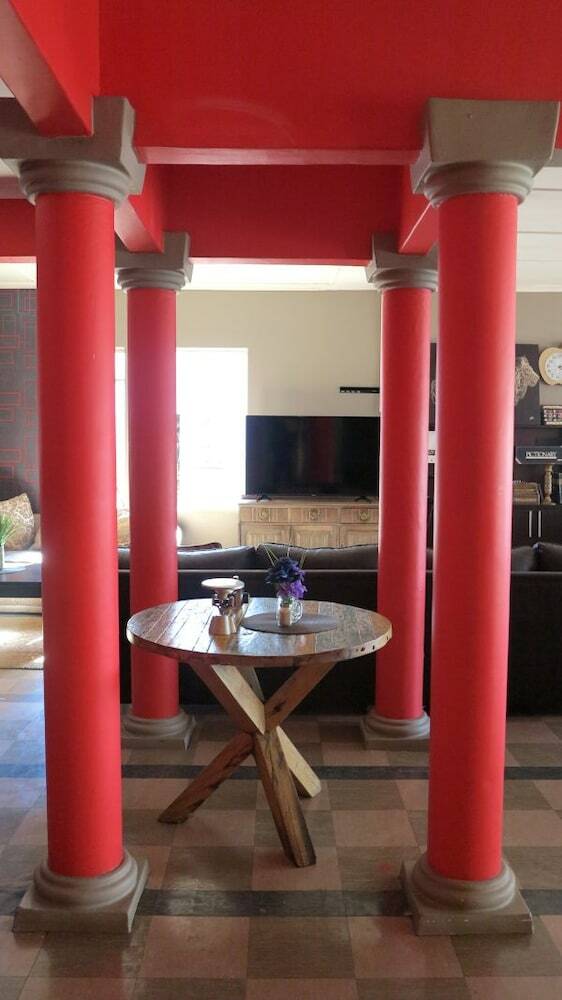 Hostal Umgwezi Lodge And Backpackers
