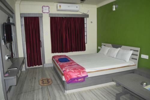 Hotel Mamoni Group