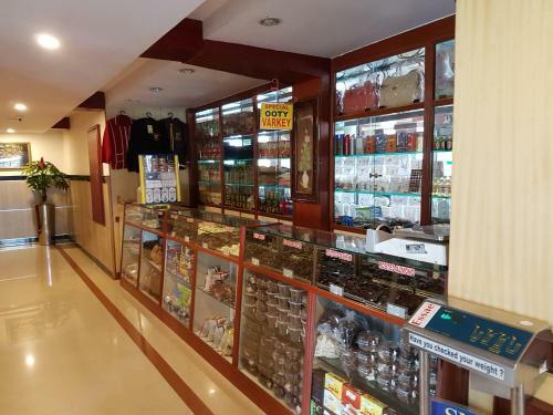 Hotel Ponmari Residencyy