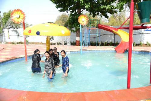 Hotel River Touch Resort