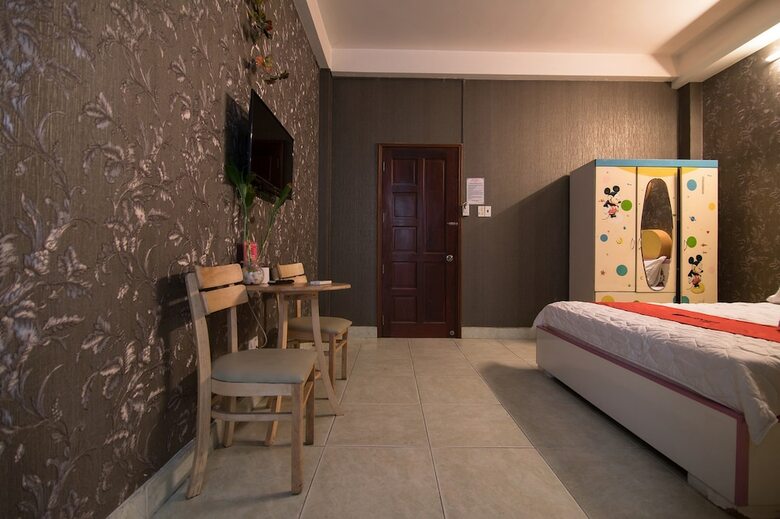 Hotel Reddoorz Plus Near Aeon Mall Tan Phu 2
