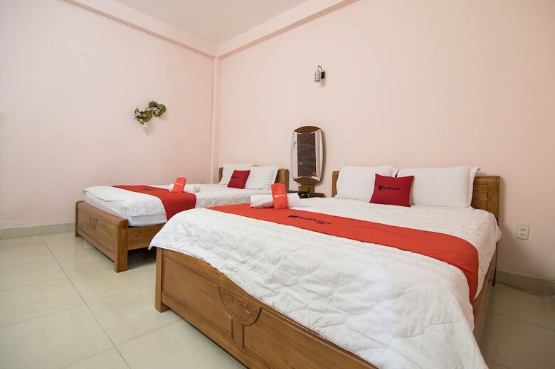Hotel Reddoorz Plus Near Aeon Mall Tan Phu 2