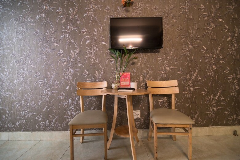 Hotel Reddoorz Plus Near Aeon Mall Tan Phu 2