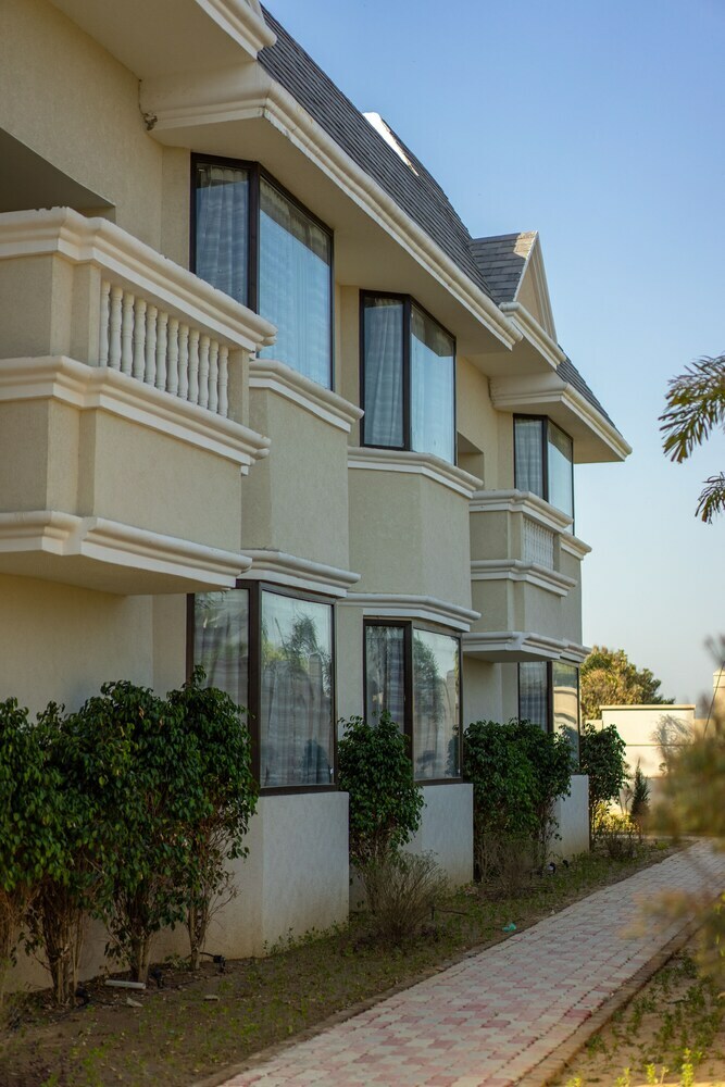 Hotel The Radiant Resort