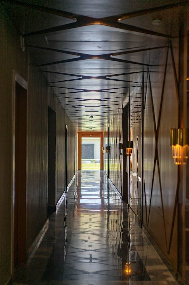 Hotel The Radiant Resort