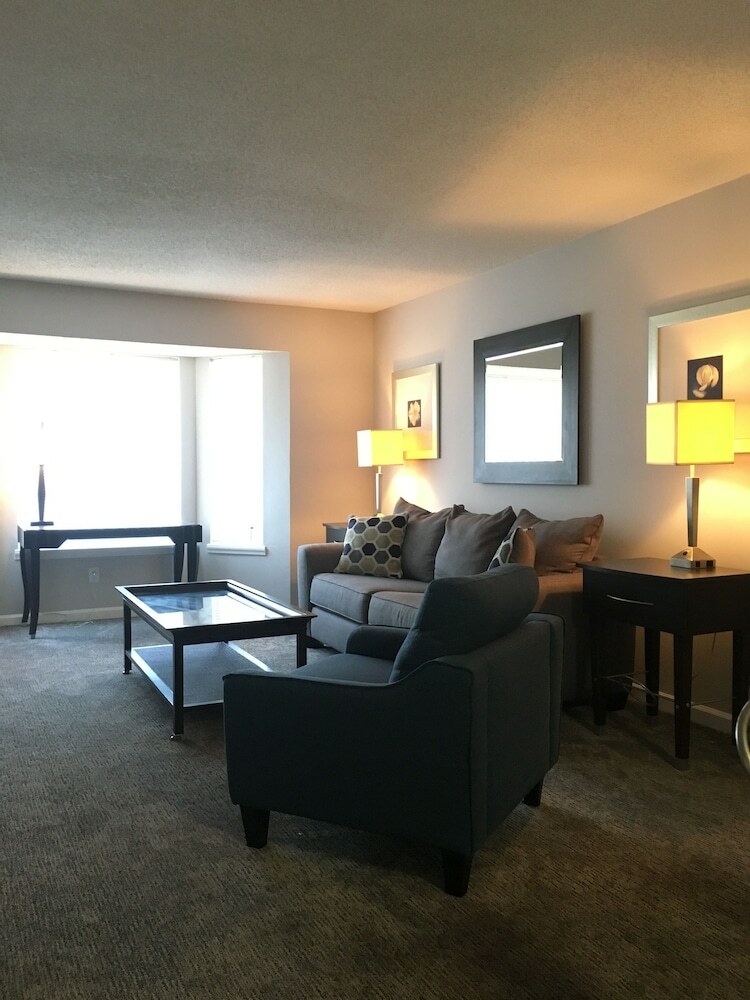 Aparthotel Ambassador Inn And Suites