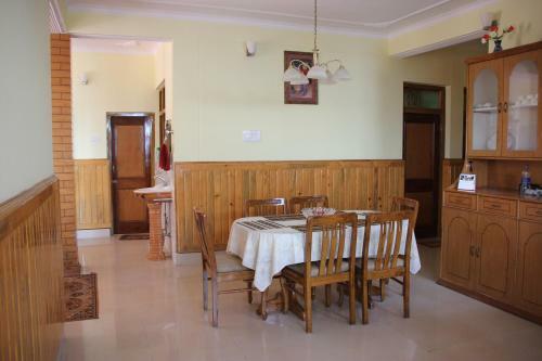 Bed & Breakfast Chandruma Cottage