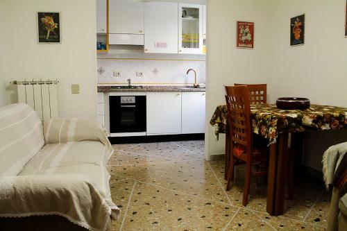 Hostal Guest House - Rooms Rent Cisanello