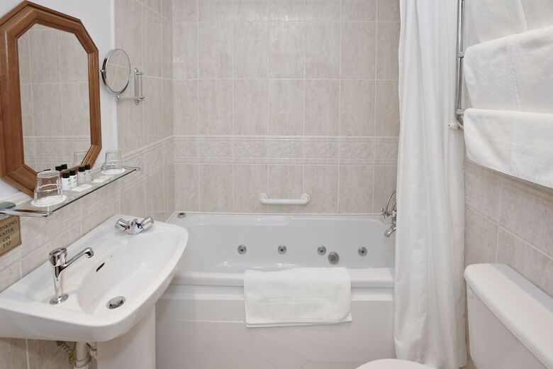 Hotel Leeson Bridge Guesthouse
