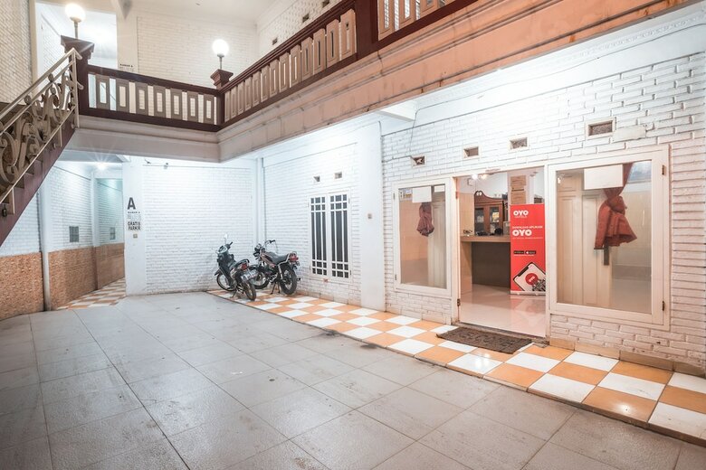 Hotel Oyo 580 Losmen Cikuda