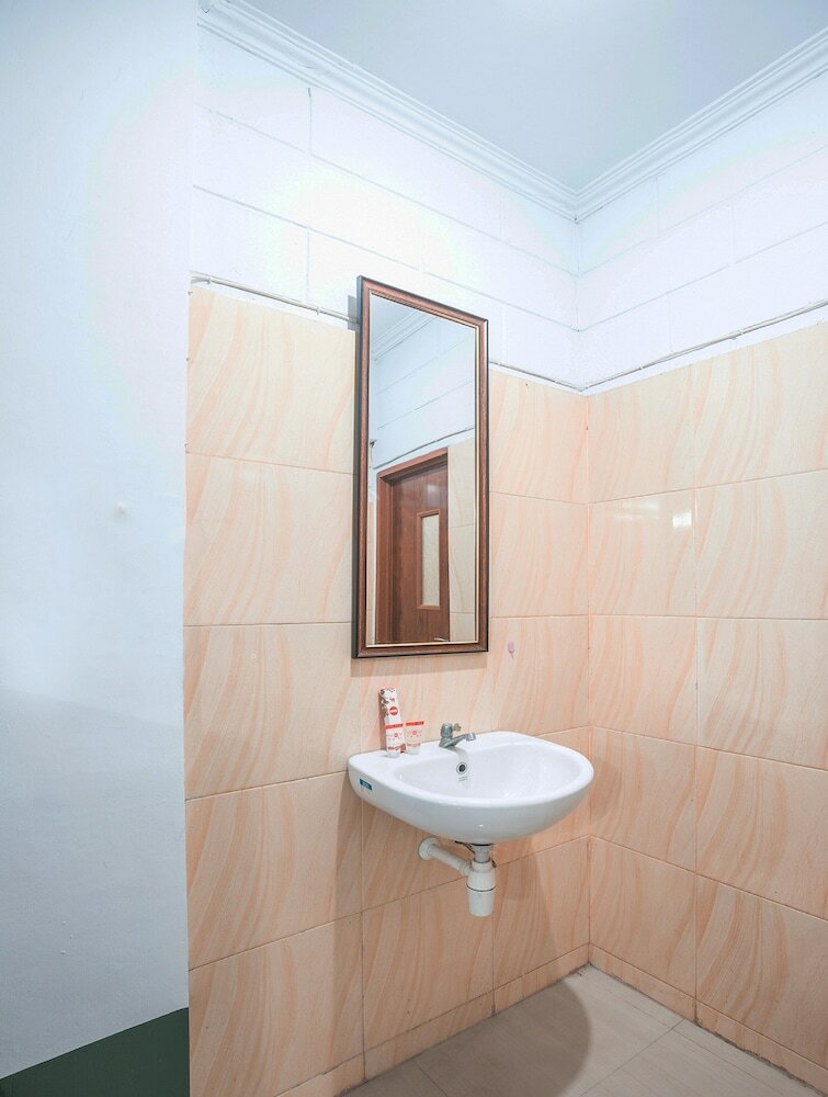 Hotel Oyo 580 Losmen Cikuda