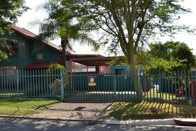 Villa Africa Emerald At 47 Petronella