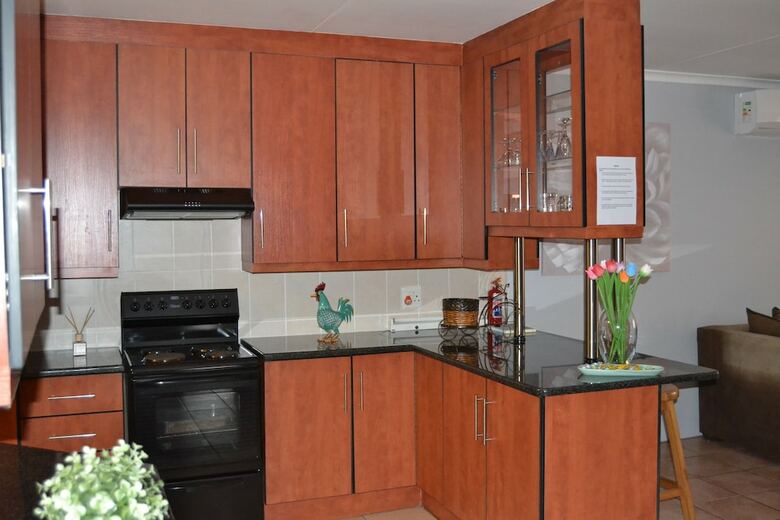 Villa Africa Emerald At 47 Petronella