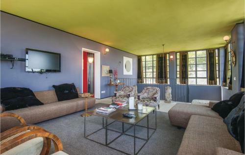 Seven-bedroom Holiday Home In Perugia