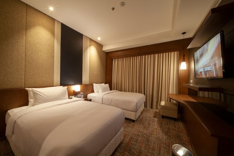 Avenzel Hotel & Convention Cibubur