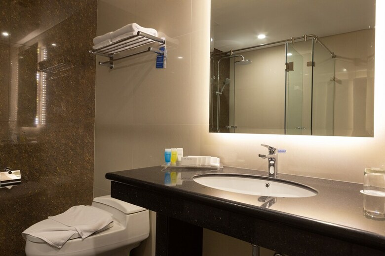 Avenzel Hotel & Convention Cibubur