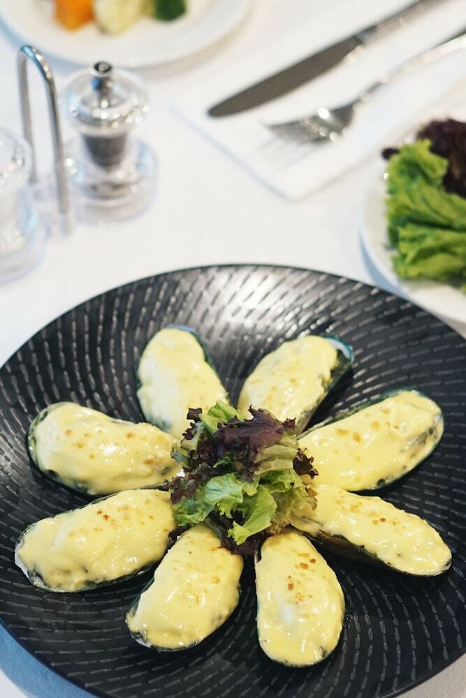 Avenzel Hotel & Convention Cibubur