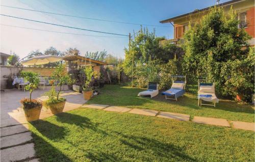 Three-bedroom Holiday Home In Montignoso -ms-