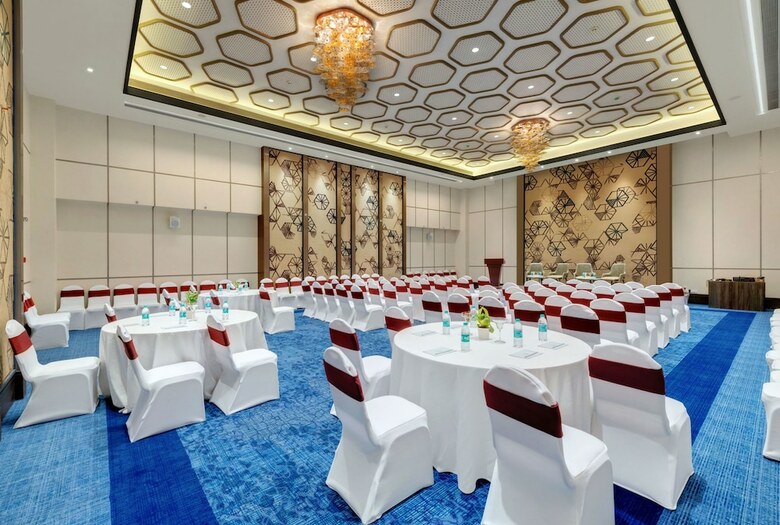 Hotel The Fern Residency Karad
