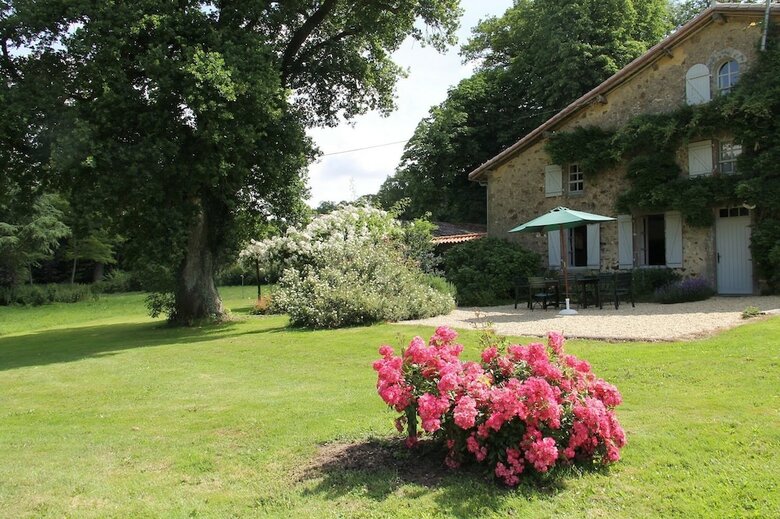 Proche Puy Du Fou - Roches Blanches